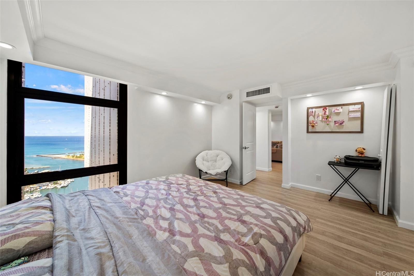 Yacht Harbor Towers #3702 photo 16