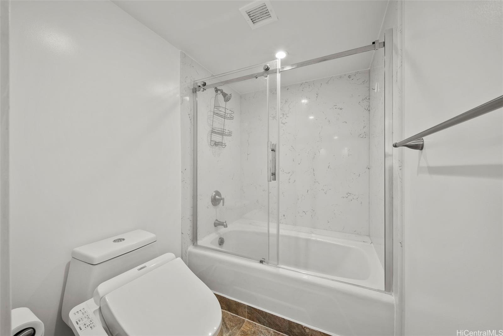Yacht Harbor Towers #3702 photo 18
