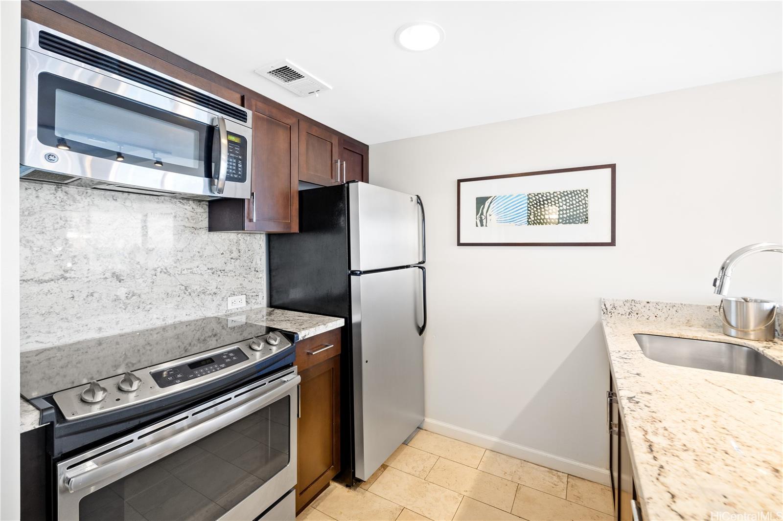 Ilikai Apt Building #2526 photo 6