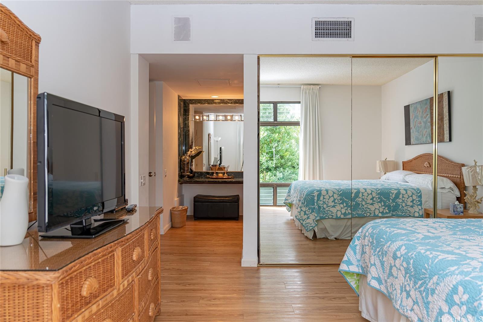 Kahala Beach #445 photo 8
